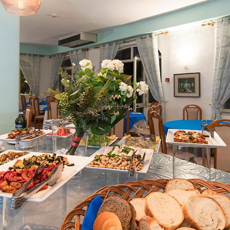 איסקיה Victoria Park Resort מראה חיצוני תמונה