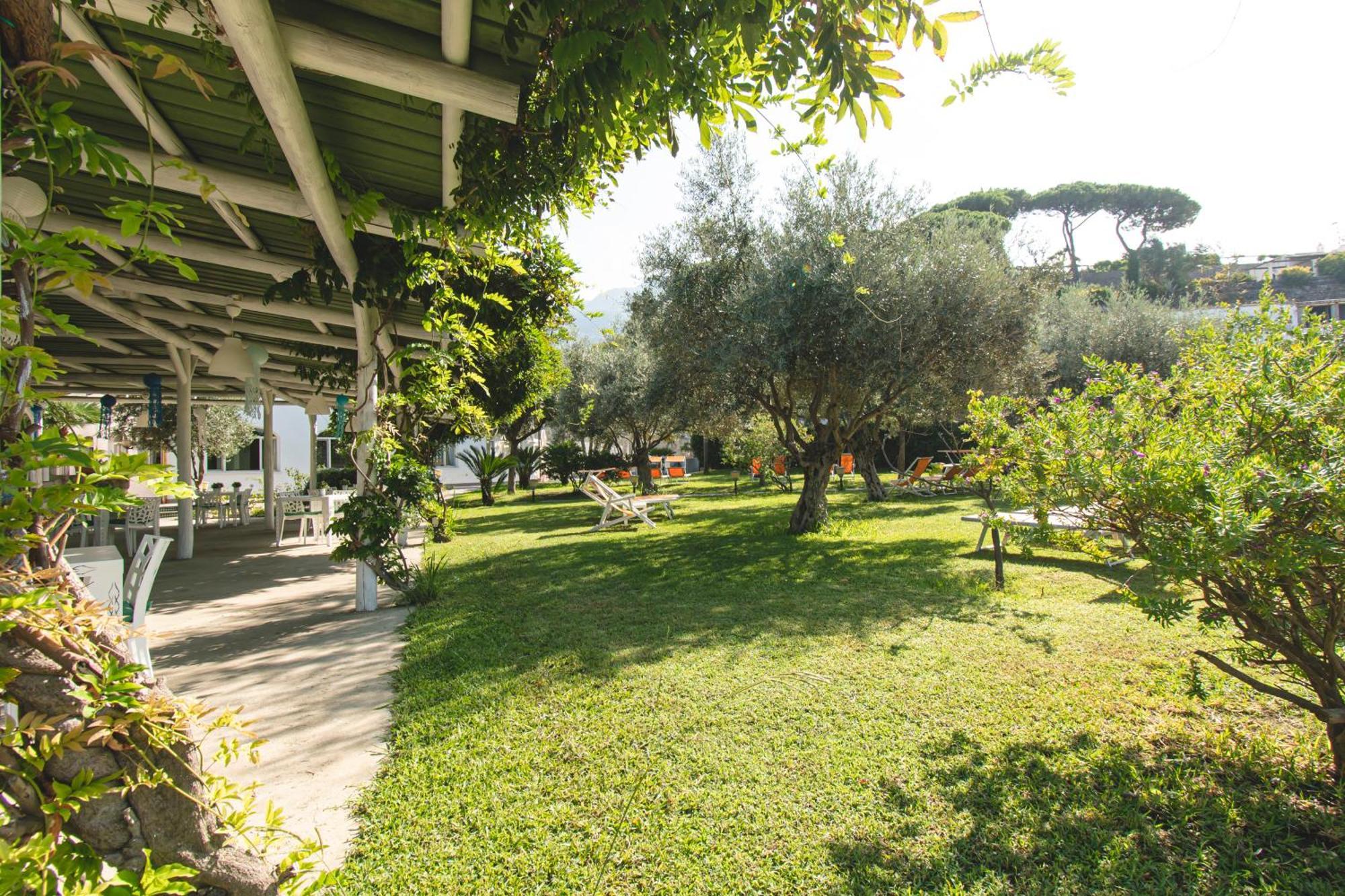 איסקיה Victoria Park Resort מראה חיצוני תמונה