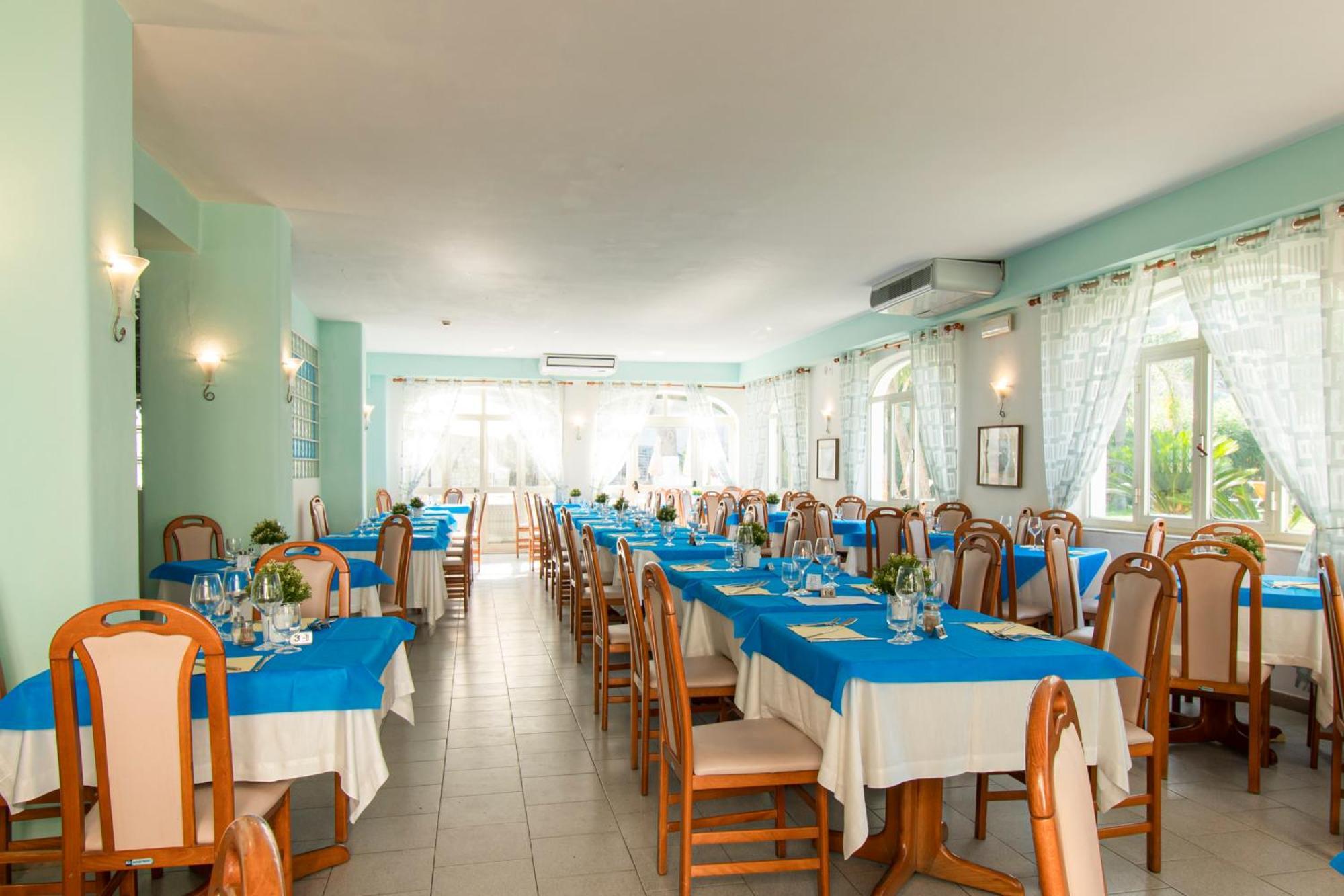 איסקיה Victoria Park Resort מראה חיצוני תמונה