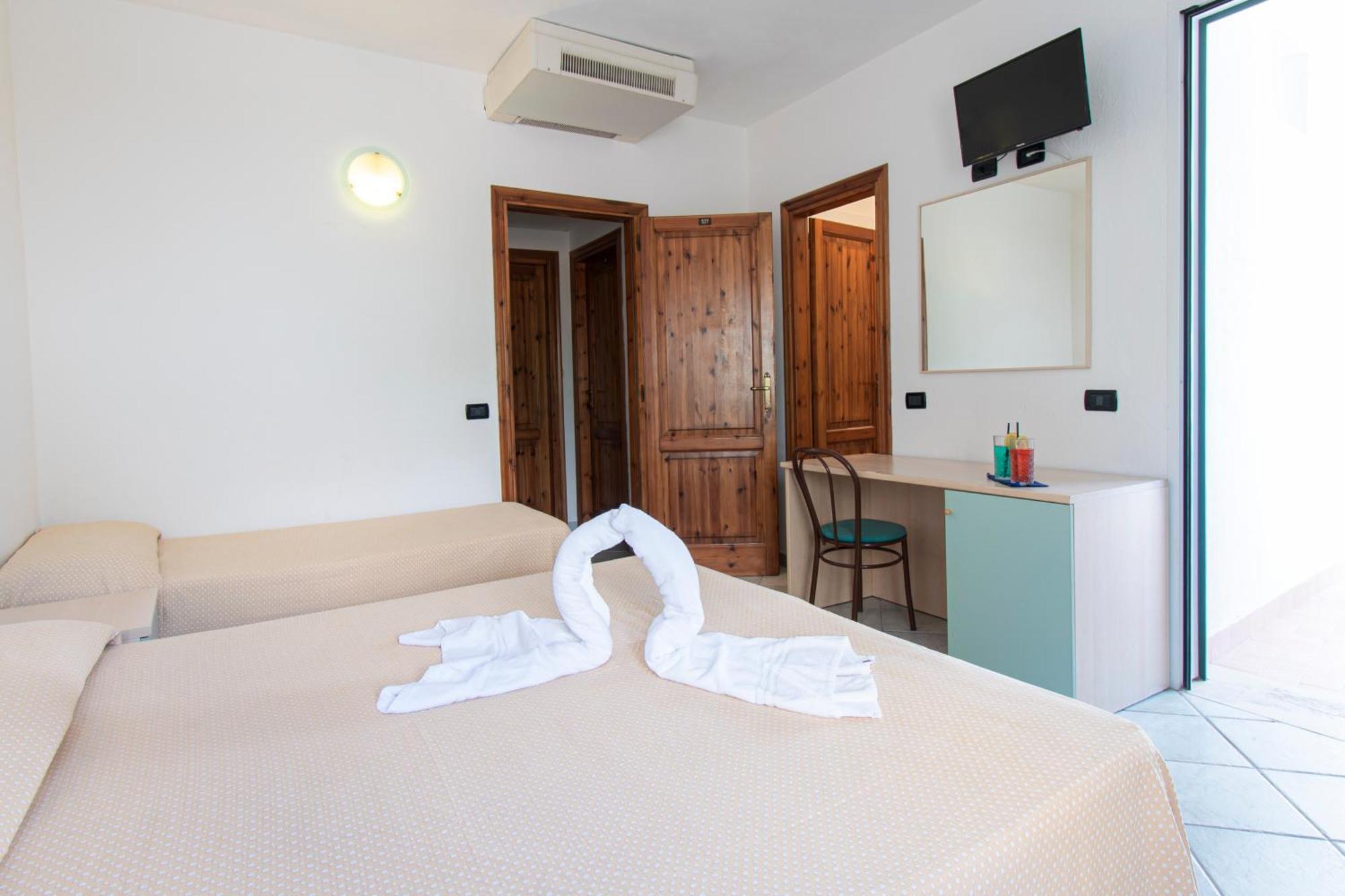 איסקיה Victoria Park Resort מראה חיצוני תמונה