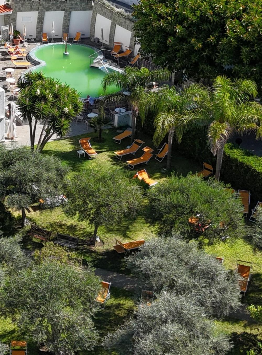 איסקיה Victoria Park Resort מראה חיצוני תמונה